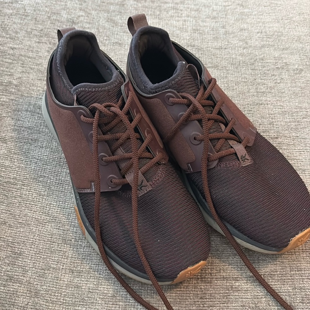 Kuru Maroon - image 1